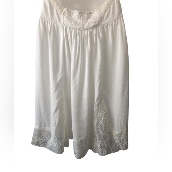 Women's Intimately Free People White Textured Fabric Lacy Mini Dress. Size XS - Picture 6 of 16